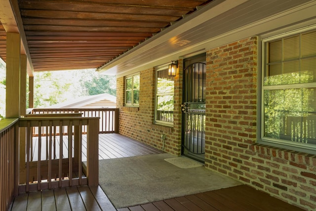 2411 Woolson Rd, Chattanooga, TN 37406 - view of wooden terrace