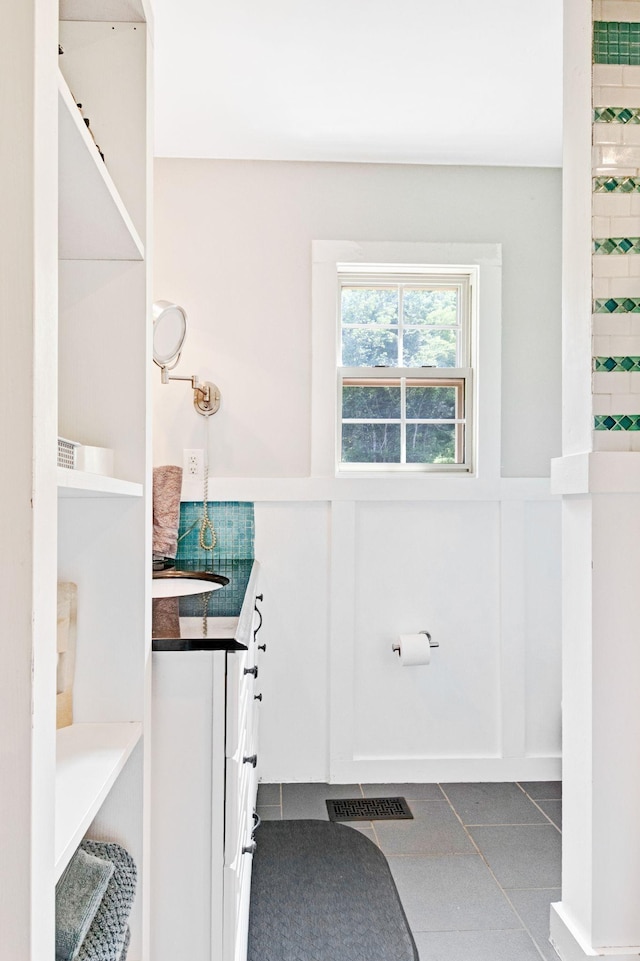 189 Cross Creek Dr, Manchester, TN 37355 - bathroom with vanity and tile patterned floors