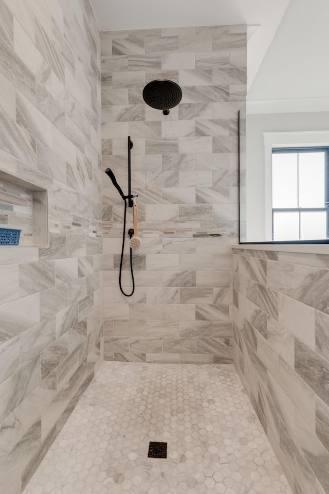 1036 Wilderness Way, Cottontown, TN 37048 - bathroom featuring a tile shower