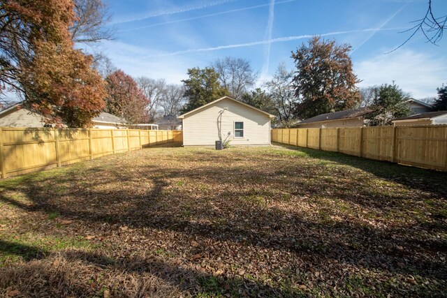 1611 12th Ave N, Nashville, TN 37208 - view of fenced backyard