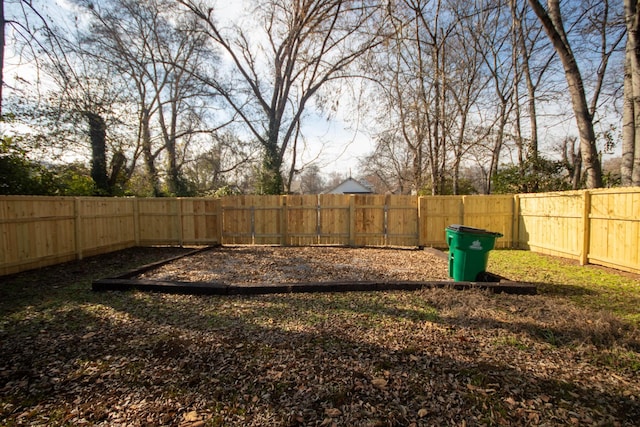 1611 12th Ave N, Nashville, TN 37208 - view of fenced backyard
