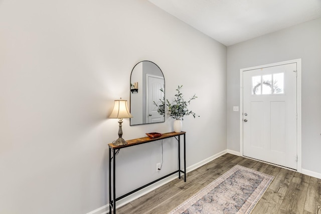 2122 Oak Dr, Murfreesboro, TN 37128 - foyer entrance featuring wood finished floors and baseboards