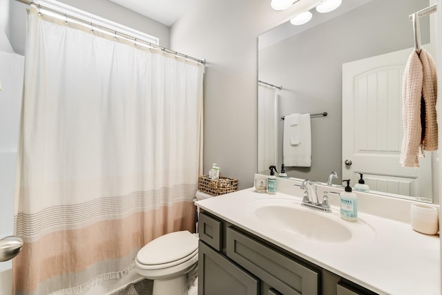 2122 Oak Dr, Murfreesboro, TN 37128 - full bath featuring vanity and curtained shower