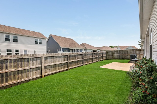2122 Oak Dr, Murfreesboro, TN 37128 - fenced backyard with a patio area and a residential view