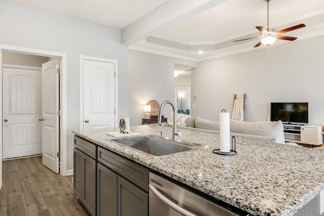 2122 Oak Dr, Murfreesboro, TN 37128 - kitchen with open floor plan, dishwasher, an island with sink, ceiling fan, and ornamental molding