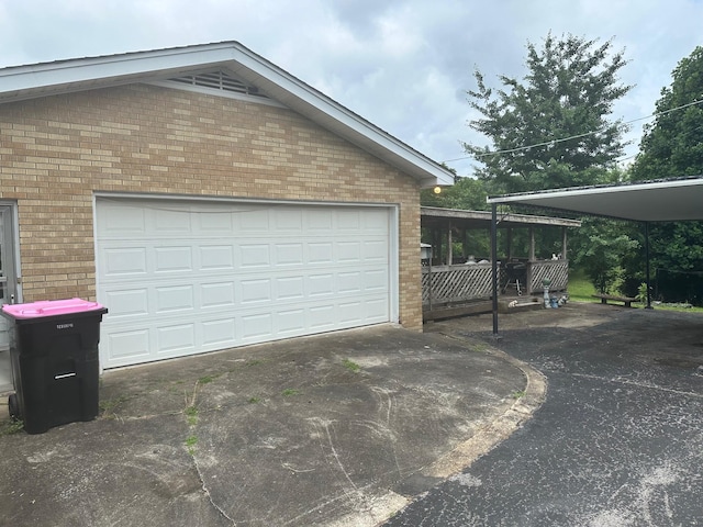 233 Flat Ridge Rd, Goodlettsville, TN 37072 - garage featuring driveway