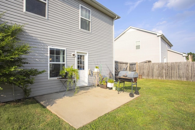 733 Hollandale Rd, La Vergne, TN 37086 - back of house featuring a patio area