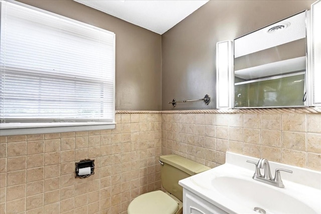 89 Belmar Cir, Manchester, TN 37355 - full bathroom featuring tile walls, vanity, and a shower with door