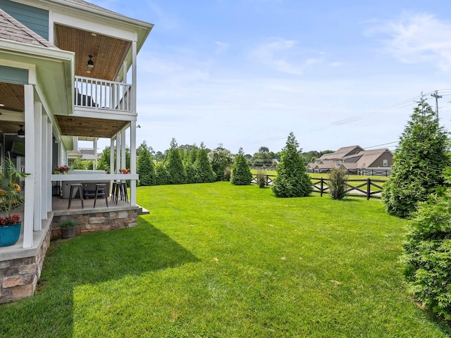 71 Windjammer Ct, Winchester, TN 37398 - view of yard featuring a balcony and a patio area