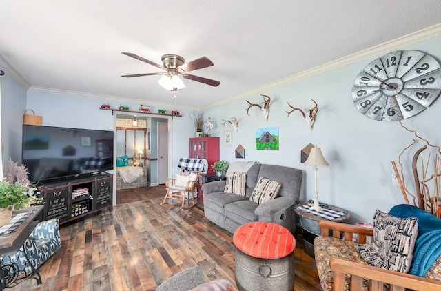 10 Clinton Rd, Humboldt, TN 38343 - living area featuring crown molding, a ceiling fan, and wood finished floors