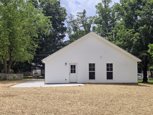 504 1st St, Lawrenceburg, TN 38464 - rear view of house featuring a patio area