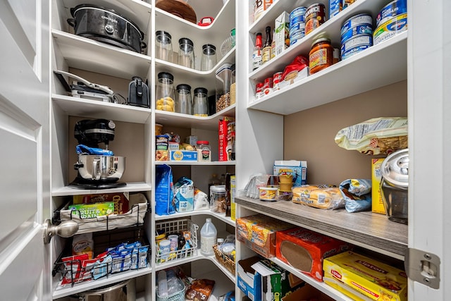 810 Corlew St, Murfreesboro, TN 37130 - view of pantry