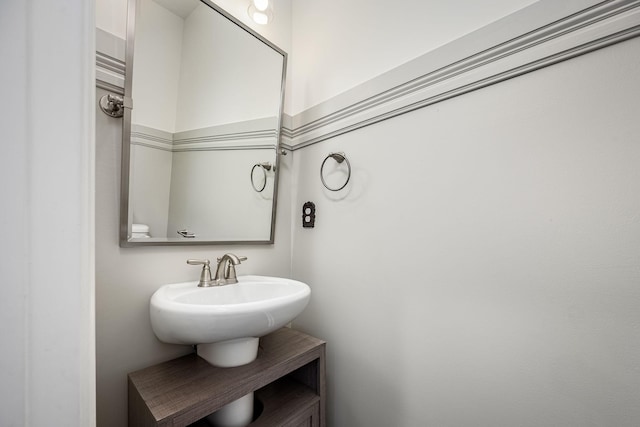 810 Corlew St, Murfreesboro, TN 37130 - view of bathroom
