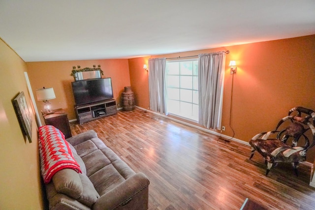 1094B Center Point Rd, Hendersonville, TN 37075 - living room with wood finished floors and baseboards