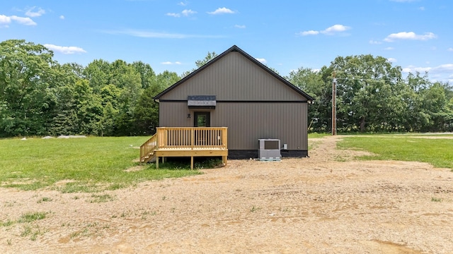 223 Patriot Ln, Estill Springs, TN 37330 - back of property featuring a wooden deck and a yard