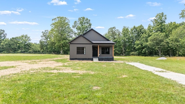 223 Patriot Ln, Estill Springs, TN 37330 - view of front of house featuring a front lawn
