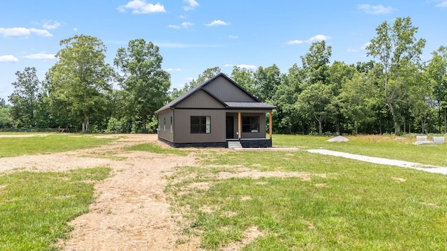 223 Patriot Ln, Estill Springs, TN 37330 - view of front of home featuring a front lawn
