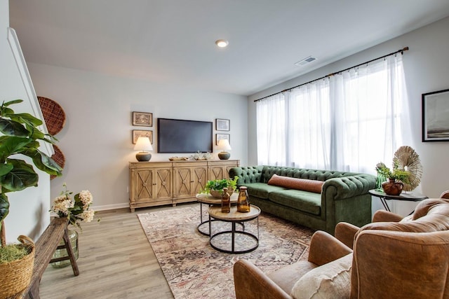 1752 Wren Way, Lebanon, TN 37087 - living area with light wood-type flooring and recessed lighting