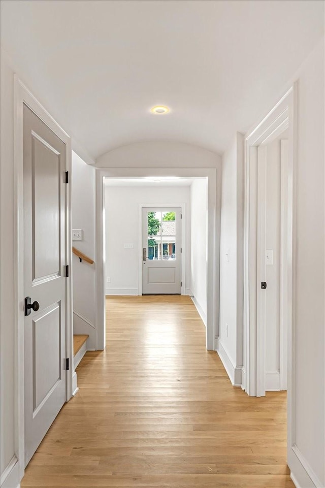 1516 Forest Ave, Nashville, TN 37206 - hall featuring light wood finished floors and vaulted ceiling