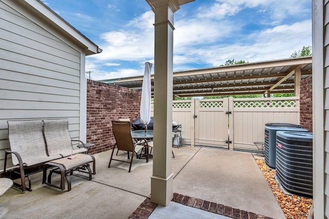 4313 Glasgow Rd, Spring Hill, TN 37174 - view of patio with a gate and outdoor dining space