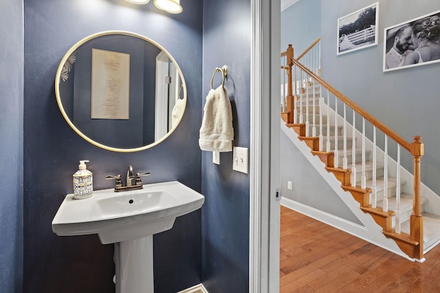 2507 Patricia Cir, Murfreesboro, TN 37128 - bathroom with wood finished floors and baseboards