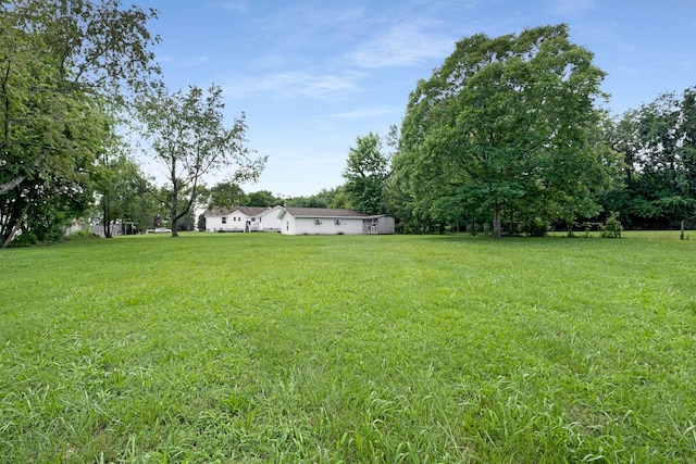 411 Lake Farm Rd, Smyrna, TN 37167 - view of green lawn