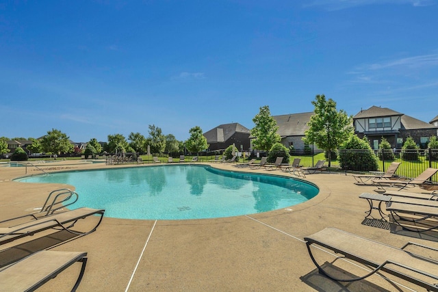 1924 Fairhaven Ln, Murfreesboro, TN 37128 - community pool featuring a patio and a residential view