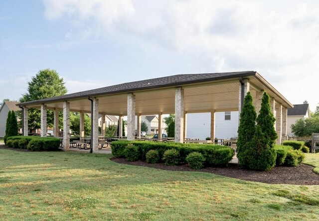 1248 Hensfield Dr, Murfreesboro, TN 37128 - surrounding community with a yard