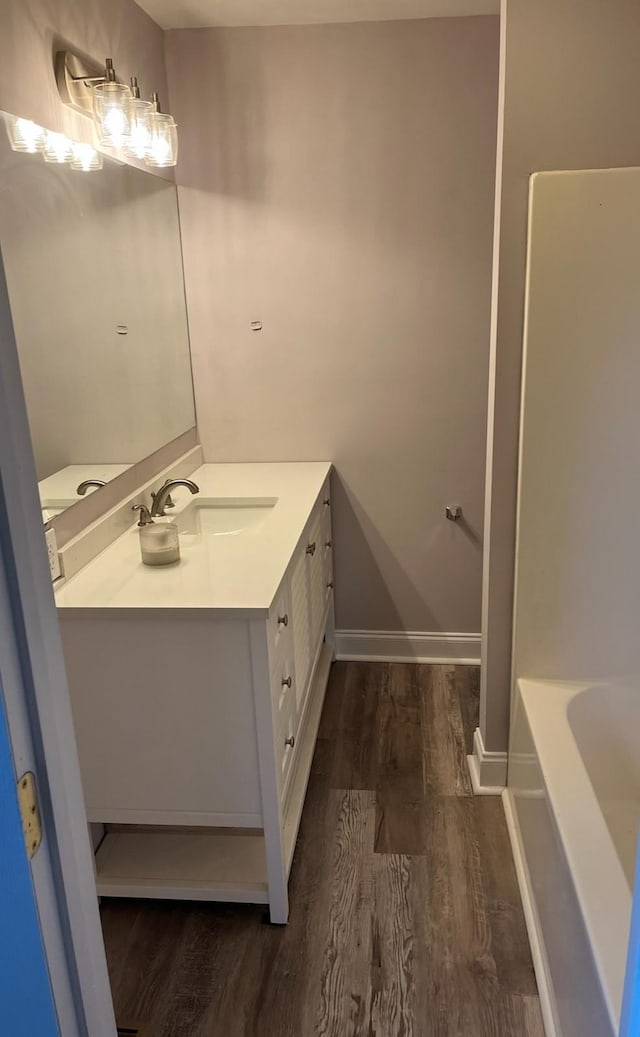 918 Velma Ln, Murfreesboro, TN 37129 - full bath with wood finished floors, vanity, and a bath