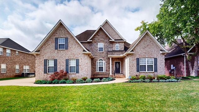 3325 Geneva Dr, Murfreesboro, TN 37128 - craftsman house with brick siding and a front lawn