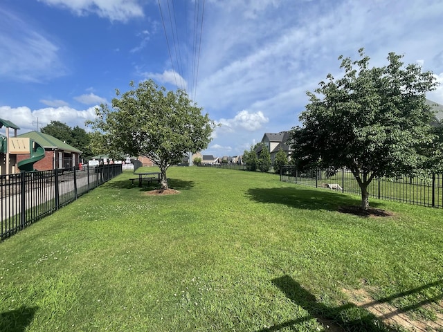 3325 Geneva Dr, Murfreesboro, TN 37128 - view of yard