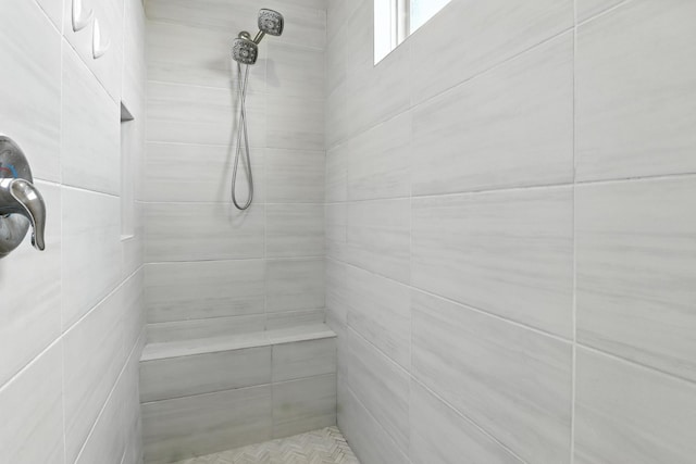 3154 Rift Ln, Murfreesboro, TN 37130 - bathroom with a tile shower