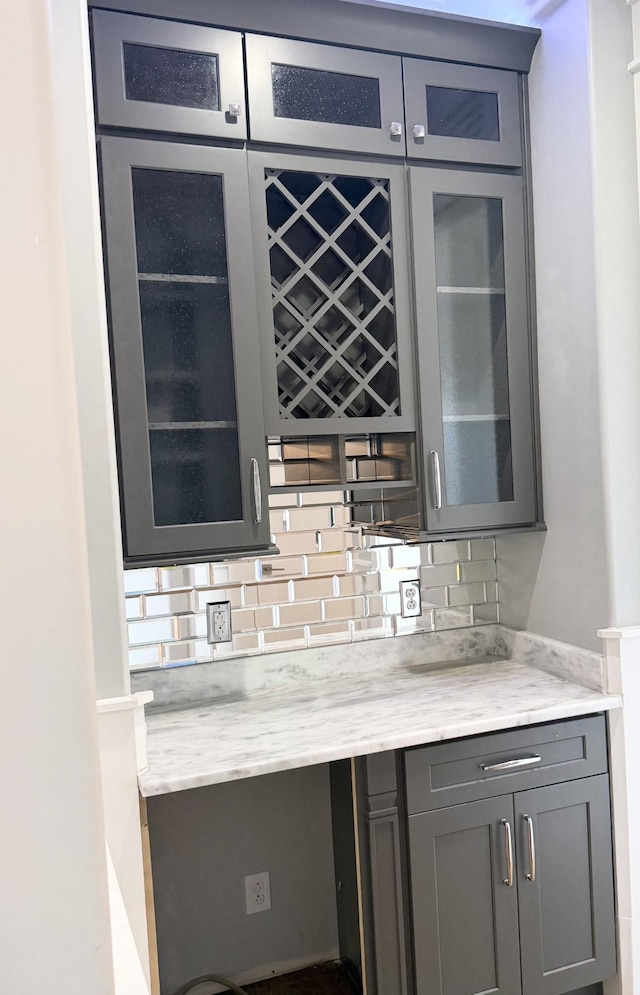 1430 Avellino Cir, Murfreesboro, TN 37130 - indoor bar with backsplash