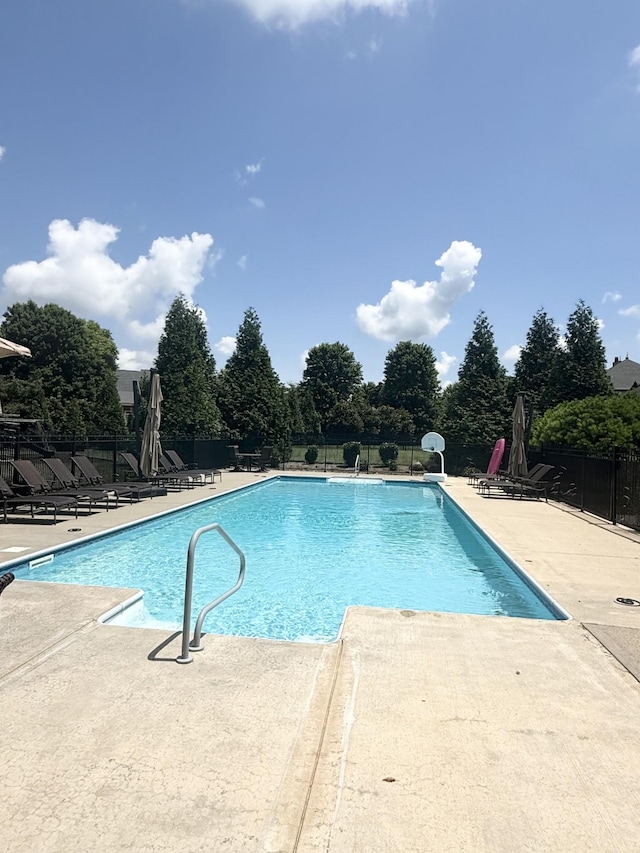 1430 Avellino Cir, Murfreesboro, TN 37130 - community pool featuring a patio area