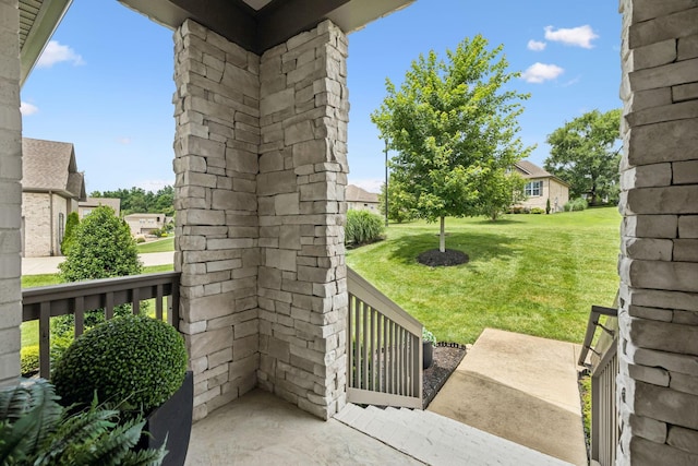 967 Nashs Nook, Columbia, TN 38401 - view of grassy yard