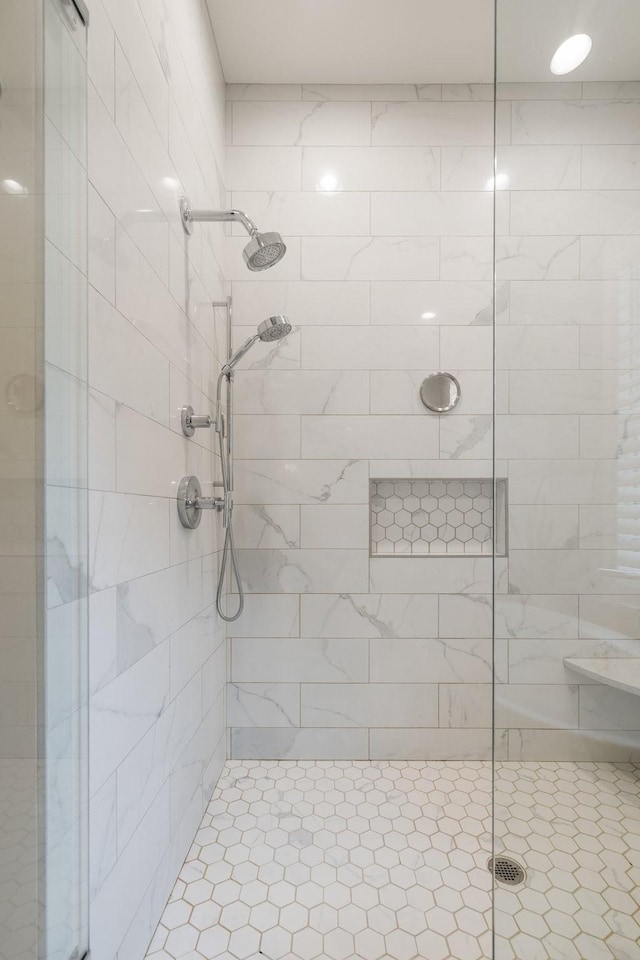 1014B Noelton Ave, Nashville, TN 37204 - bathroom with a stall shower