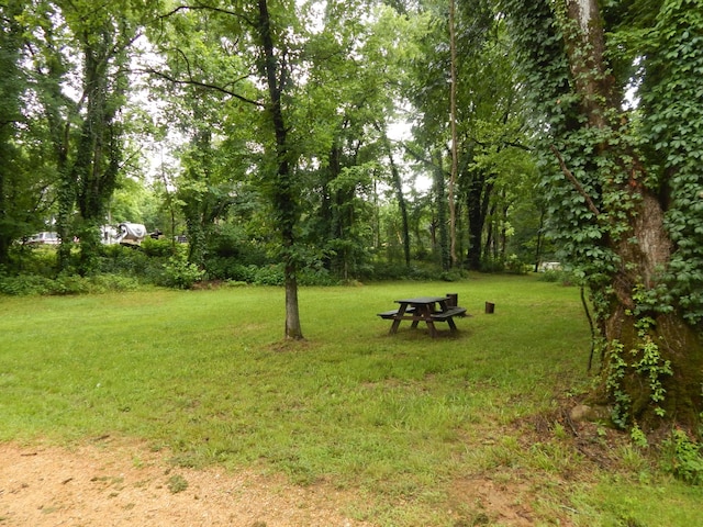 321 Ian Dr, Clifton, TN 38425
