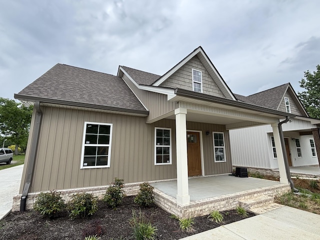 696 Castle Heights Ave, Lebanon, TN 37087 - view of front of property featuring a porch and a shingled roof