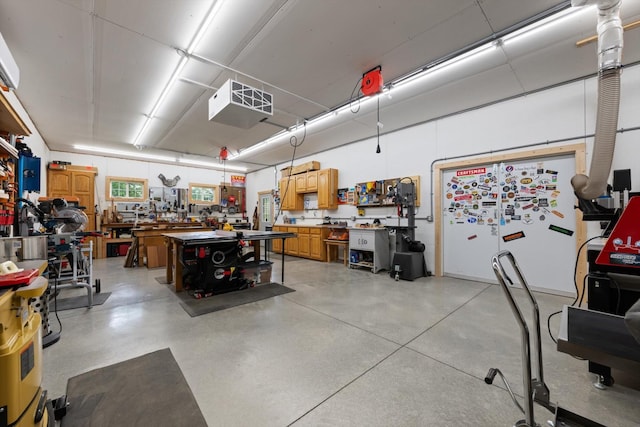 191 Spicer Rd, Burns, TN 37029 - garage with a workshop area