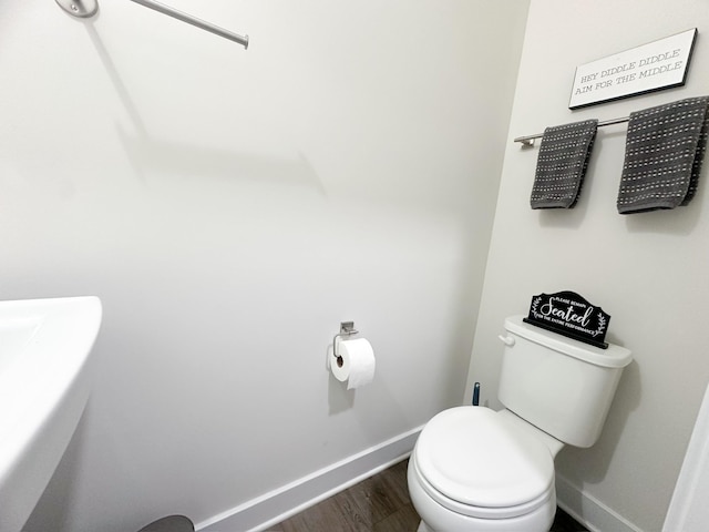 101 Percheron Pl, Smyrna, TN 37167 - bathroom featuring baseboards and wood finished floors