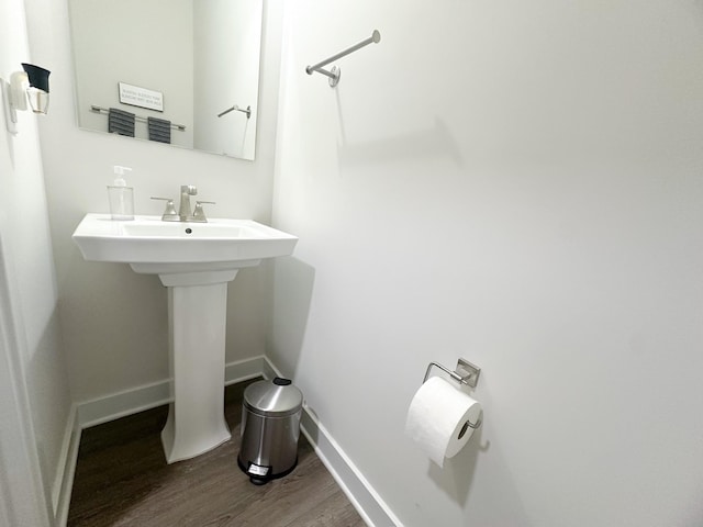 101 Percheron Pl, Smyrna, TN 37167 - bathroom featuring wood finished floors and baseboards