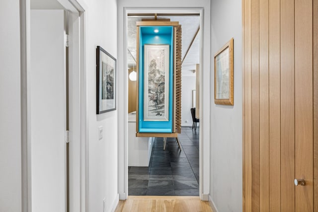 1091 Lynnwood Blvd, Nashville, TN 37215 - hallway with baseboards