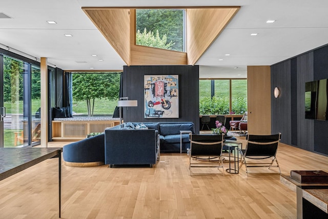 1091 Lynnwood Blvd, Nashville, TN 37215 - common area featuring expansive windows