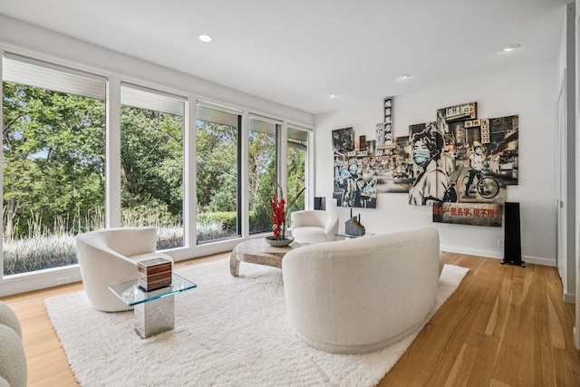 1091 Lynnwood Blvd, Nashville, TN 37215 - living area featuring wood finished floors and recessed lighting