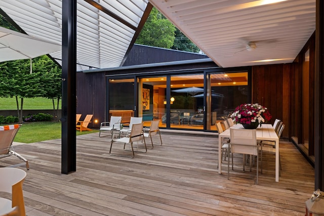 1091 Lynnwood Blvd, Nashville, TN 37215 - deck with ceiling fan and outdoor dining area
