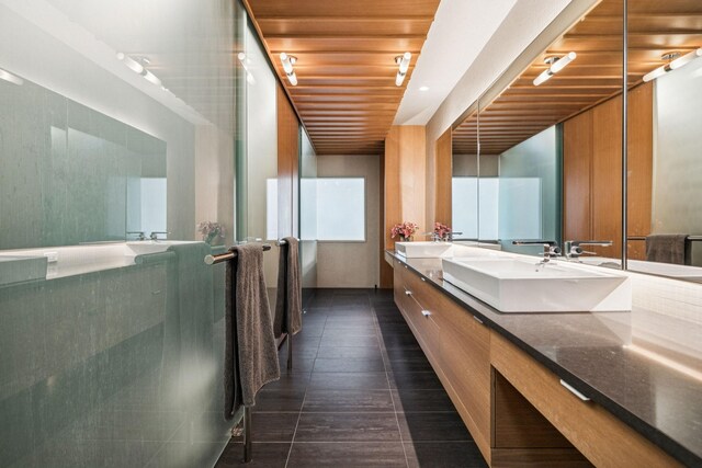 1091 Lynnwood Blvd, Nashville, TN 37215 - full bath with double vanity