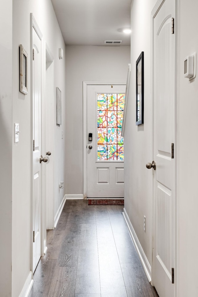 701 Dallas Dr, Columbia, TN 38401 - entryway featuring dark wood finished floors and baseboards