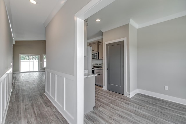524 Haviture Way, Murfreesboro, TN 37129 - hall featuring light wood-style floors, recessed lighting, and ornamental molding