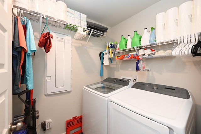 2004 Hardwick Ln, Gallatin, TN 37066 - laundry area featuring washer and clothes dryer