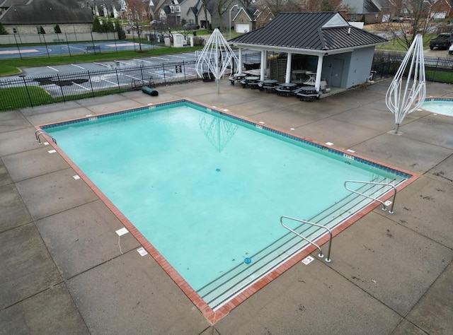 1241 Hensfield Dr, Murfreesboro, TN 37128 - community pool featuring a patio area and a residential view